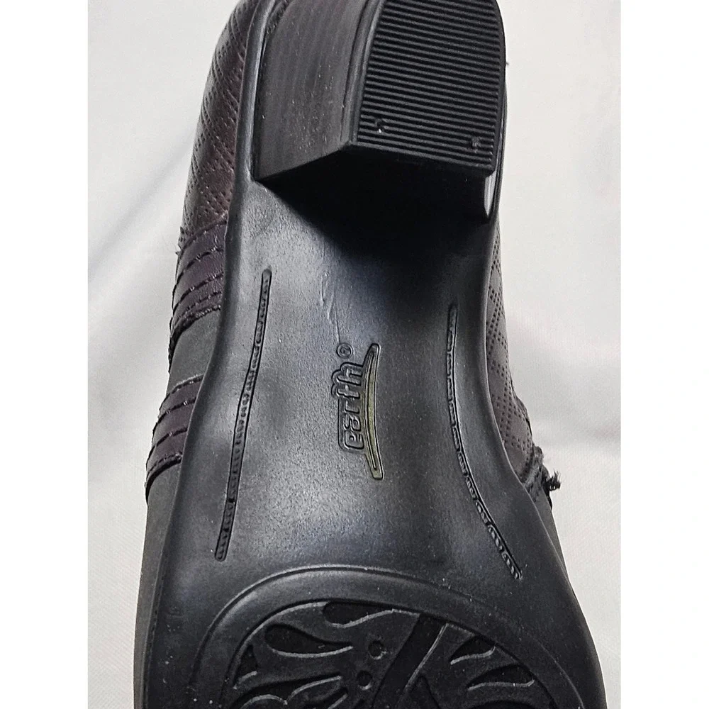 EARTH Emerald Dark Grey Soft‎ Buck Ankle Boots Side Zip Heel Womens Size 6.0